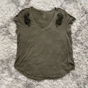 American Eagle Soft&Sexy Embroidered V Neck